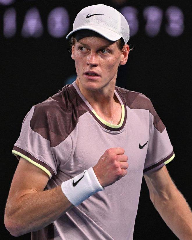 着浓厚的兴 着浓厚的兴